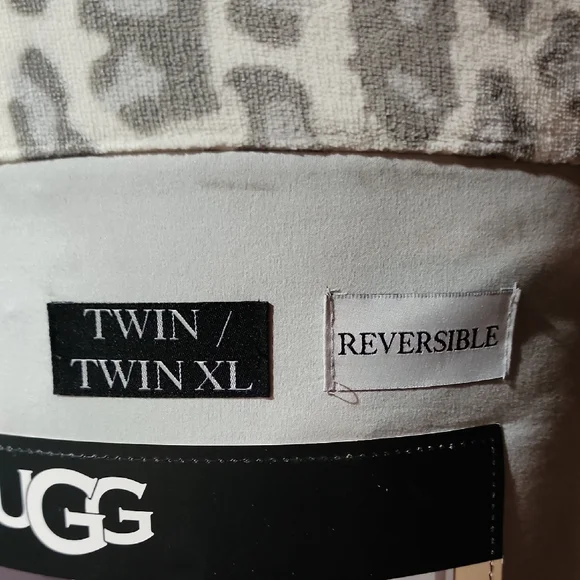 UGG Reversible Comforter Set - Gray and Leopard Print